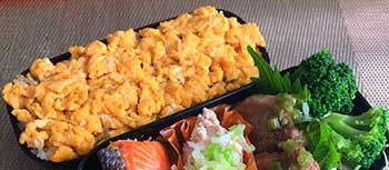 ご飯の上に炒り卵は「母の味」